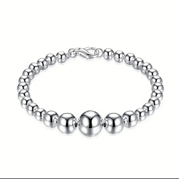 Elegant Silver Beaded Necklace and Bracelet Set - Picture 7 of 9